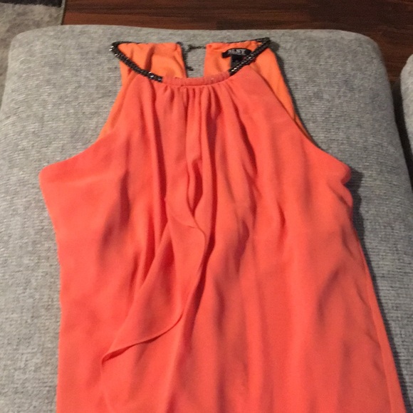 Women’s dress - Picture 3 of 6